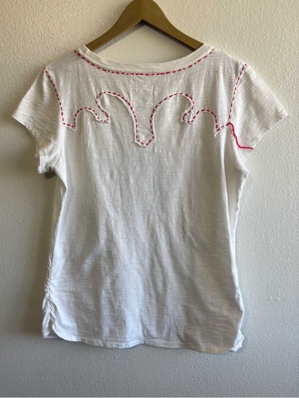Double D Ranch Size XL White Multicolor Embroidered Beaded Tee Shirt Western - Picture 2 of 7